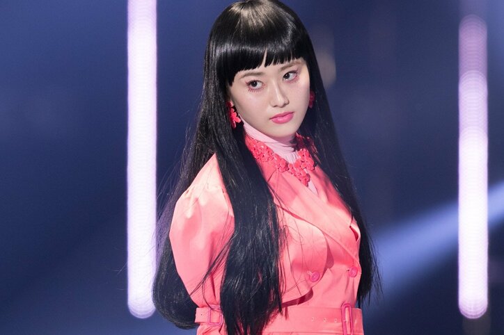 欅坂46が背中ざっくりセクシーに、個性全開アーティスティックに魅せた「TGC」ランウェイ