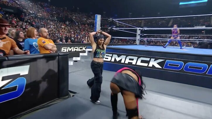 【映像】美人秘書、無慈悲な“竹刀フルスイング”に悶絶