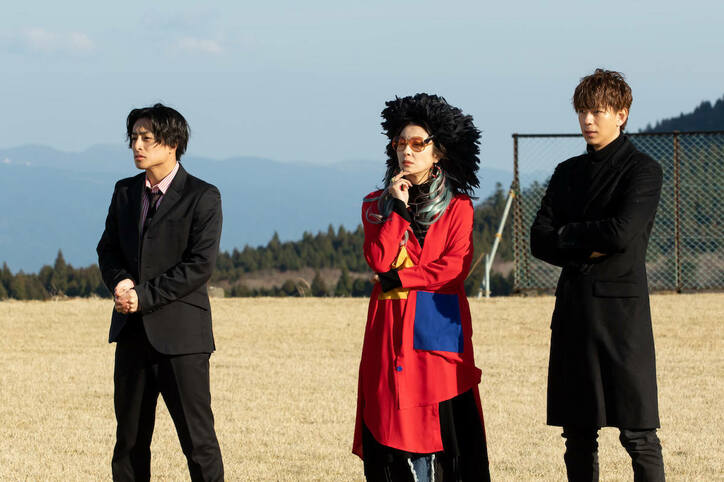 突然の雨からマサをガード！三浦翔平になつきまくる白濱亜嵐が可愛すぎると話題に 『Ｍ 愛すべき人がいて』第2話