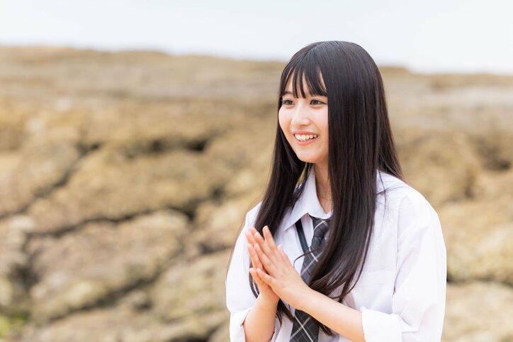 「可愛いしスタイルいい」年上好きの女子高生の登場に男子大喜び「黒髪のロングで超よかった」