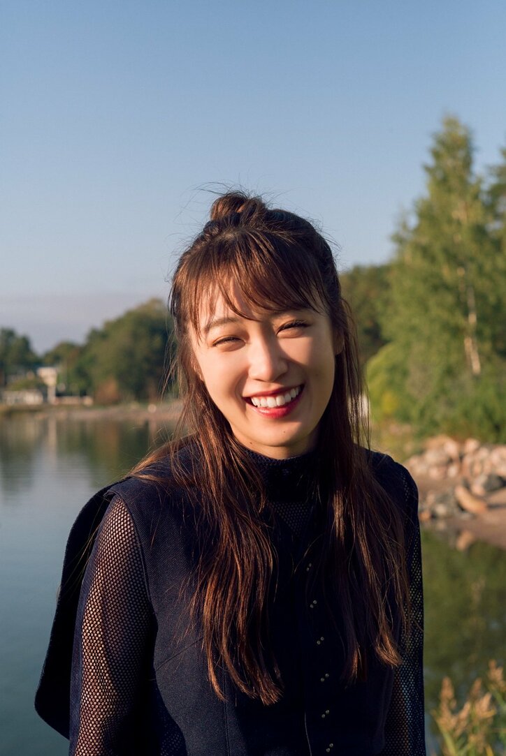 乃木坂46高山一実が水着＆ランジェリー姿披露の写真集発売、撮影場所は「ずっと憧れていた街」