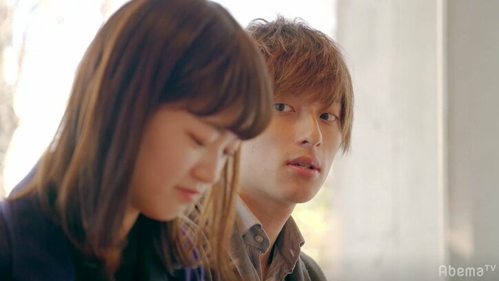 2人で摘んだイチゴを一緒に…飯豊まりえ、これ以上ない“間接キス”に悶絶「ヤバイヤバイ!!」『白雪とオオカミくん』第10話