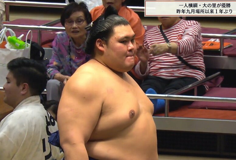 「何この巨大な物体」大の里、“二度見必至”の副賞「初めて見た」「どんな味するんだ」ファン騒然