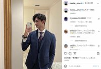 “しゅんまや”前田俊の“クールなスーツ姿に「大人の男の人って感じ」「似合いすぎ」と絶賛