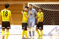 “10万人に1人”の難病を乗り越え323日ぶりの電撃復帰 選手の目に涙で「おかえりなさい！」祝福と感動の声 【ABEMA TIMES】