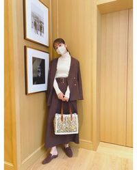 「マスクしててもキレイがダダ漏れ」「安定の美しさ」佐々木希のクールなセットアップコーデに絶賛の声