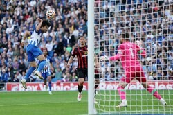 三笘薫、“レベチ”なヘッド弾炸裂の瞬間！動き出し、ミート、首を振り、すべてが完璧なヘディングゴールに「止まんねえな！」後半だけで2得点！