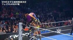 「見たことない」トップ女子レスラー4人による衝撃の“合体空中技”が炸裂した瞬間…あまりの威力に全員がリングで大の字「カオスすぎ」