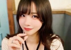 「葬儀屋で働きながらグラビアやってます」30歳・1児の母の若すぎるビジュアルに衝撃「ママ！？」「お子さんおっきい！」