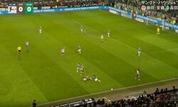 「プロレスラーかよ！」“危険な男” 安藤智哉、目を疑う“衝撃の光景”「ゴツいな」「デンジャー！」相手ごと刈り取る“パワフルスライディング”炸裂