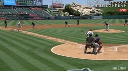 大谷翔平、打球反応◎ 仲間の痛烈打球を華麗に避ける身のこなし 前日は投手で強烈ゴロもさばく