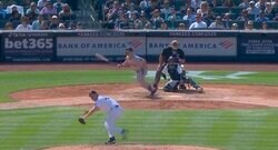 吉田正尚にブチギレ！ カモられた投手が激怒→痛打されてグラウンドを殴る「ただの八つ当たり」