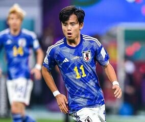 「邪魔だなと思って」久保建英が選んだ自身の“ブラボーなプレー”にスタジオは驚き！「脱いだのを忘れてて…」【W杯】