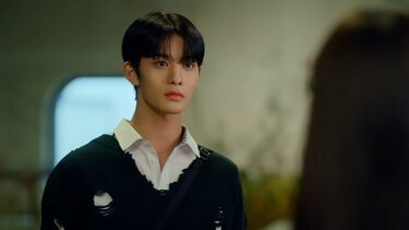 元Wanna OneのCIXメンバー ペ・ジニョン、ヒロインを待ち伏せし