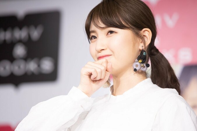 ”隅々まで感謝の１冊”乃木坂46井上小百合が写真集『存在』のお渡し会開催 4枚目