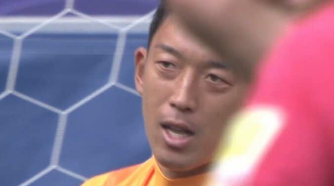 「変態や！」「W杯に選ぶしかない」元日本代表GK“超反応”で圧巻の神セーブ連発にSNS騒然「どこに打てば入るんですか？」 3枚目