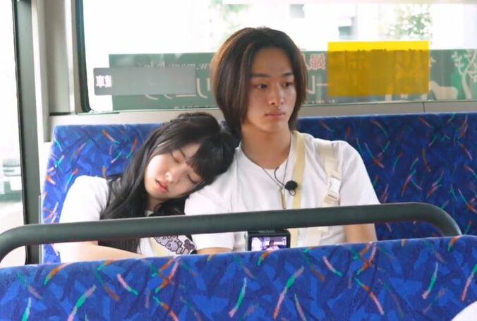 【写真・画像】『今日好き』のSNSで有名カップル、居眠りで肩にもたれかかる“自然体なラブラブ” 彼氏は「寝てていいよ」と優しい言葉も　1枚目