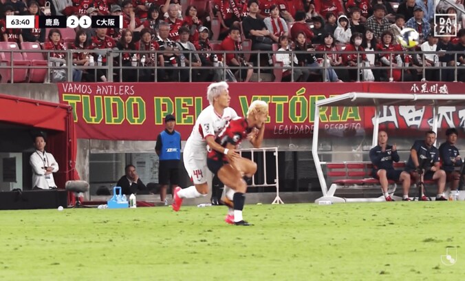 顔を抑える鈴木優磨