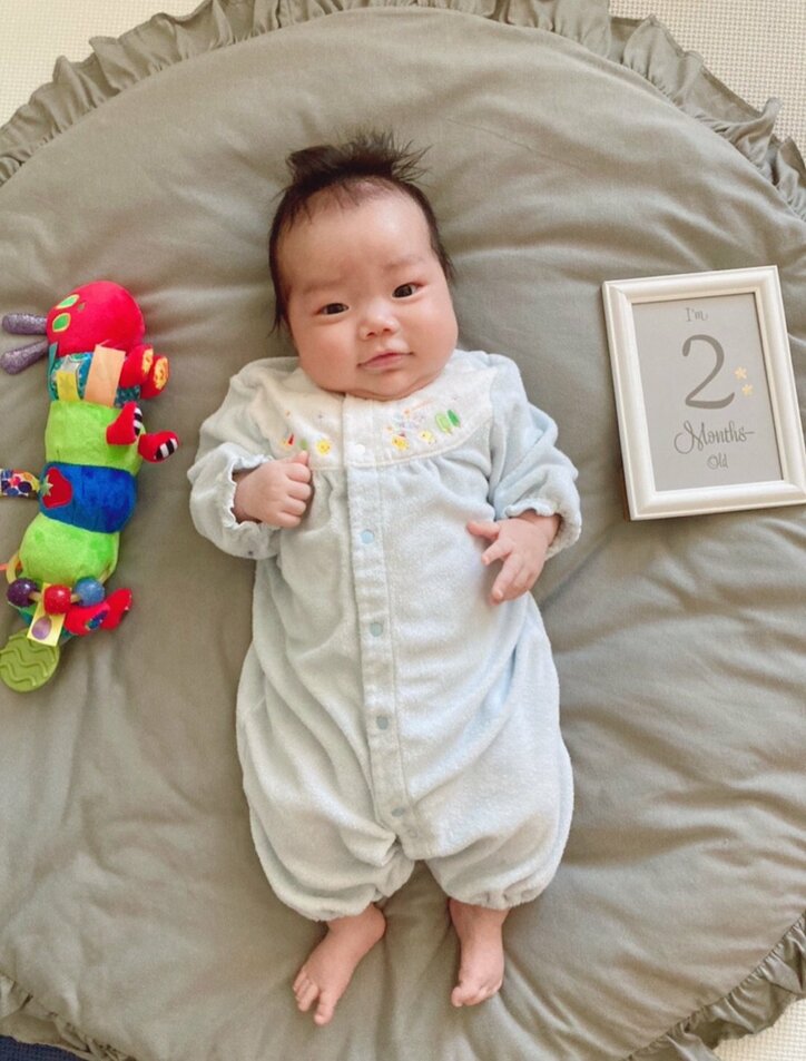 ニッチェ 江上 生後2か月を迎えた息子の比較写真を公開 天使 可愛い の声 話題 Abema Times