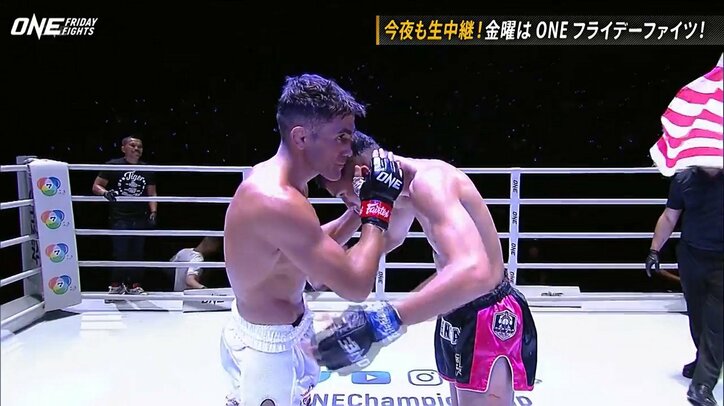 また投げた！ 立ち技で“投げ”連発 「いいんですか？」「MMAの試合ではありません」放送席困惑