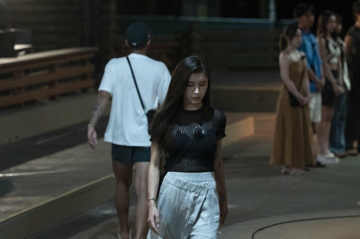 ナイスバディなお姉様系美女と年下イケメン、別れを惜しみ抱きしめ合う「好きになってよかった」『シャッフルアイランド Season2』