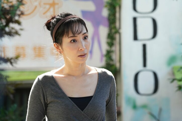 「最期の冬、母になりたいと思った。」草なぎ剛主演『ミッドナイトスワン』ポスタービジュアル&17枚の場面写真公開