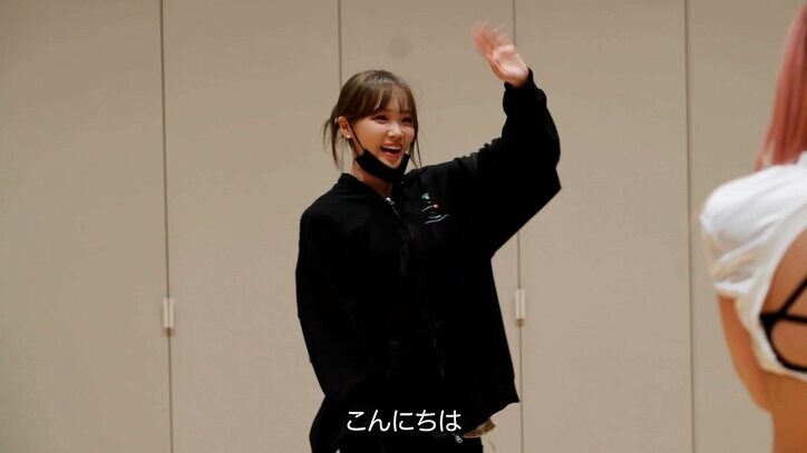 お口あんぐり！悲鳴が鳴りやまず泣き出した練習生も LE SSERAFIMがスタッフに変装してサプライズで登場