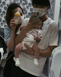 『今日好き』しゅんまや夫婦、哺乳瓶を持った家族ショットに「相変わらずかわいい」「ほんと理想の家族！！！」の声