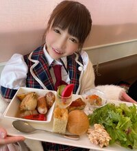 もえのあずき『デカ盛り挑戦前にランチ♪』