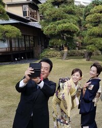 高橋英樹、娘・真麻の結納の日に撮った家族ショットを公開「いつもこんな風に仲良く過ごして」