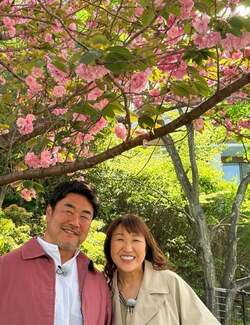  北斗晶、夫・佐々木健介とのロケで感動「綺麗な八重桜を見られて良かったね」 