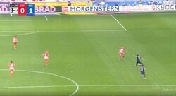 「ベッカムかよ！」スタジアム騒然… ジャガー・浅野拓磨が芸術的な“超絶アーリークロス”　週間ベストゴール級ボレーを生んだワールドクラスのスーパーアシストを炸裂した瞬間