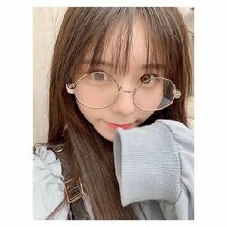 ラスアイ大森莉緒、キュートな“メガネショット”を公開「最高すぎるっす」「超可愛い」とファン歓喜