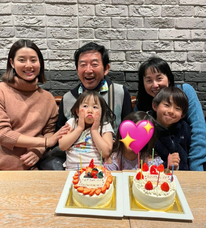  東尾理子、長女の誕生日に家族ショットを公開「すみれちゃんもお祝いしてくれて」  1枚目