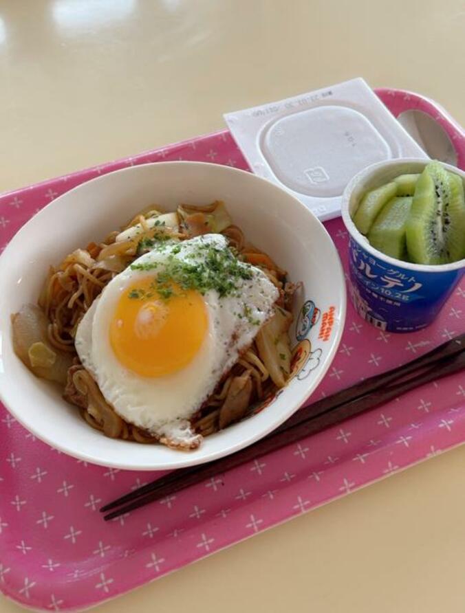  上原さくら、痛みが治まらず新薬を服用するも見舞われた目眩「余計に起きてられない」  1枚目