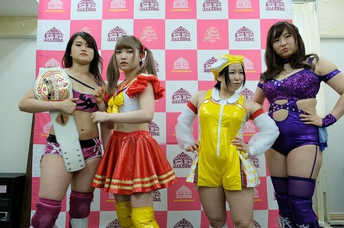 「チャンピオンの何が強いんだよ！」“クビドル”伊藤麻希、王者・山下実優を挑発しすぎてドン引きさせる 2枚目