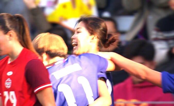 ゴールを喜ぶ谷川萌々子