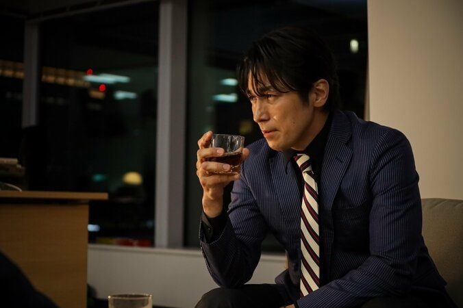【写真・画像】「これじゃ美月が満足できないわけだ」 不倫男がサレ夫に“夜の営み”でゲスマウント 『余命3ヶ月のサレ夫』第5話　2枚目