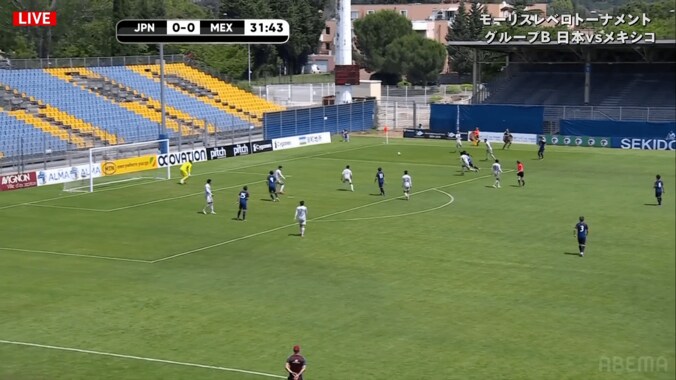 「センスありすぎる」日本代表10番の“圧巻バックスピンパス”にファン感嘆！「痺れたわ」「ダイレクトがかなり効いた」大関友翔が技ありプレアシストで先制点演出 2枚目