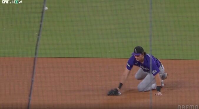 【写真・画像】球場騒然！ 大谷翔平、爆速打で“想定外のハプニング”「怖すぎ…」相手野手のグラブを弾き飛ばす一撃「捕れる選手いないだろ」　1枚目