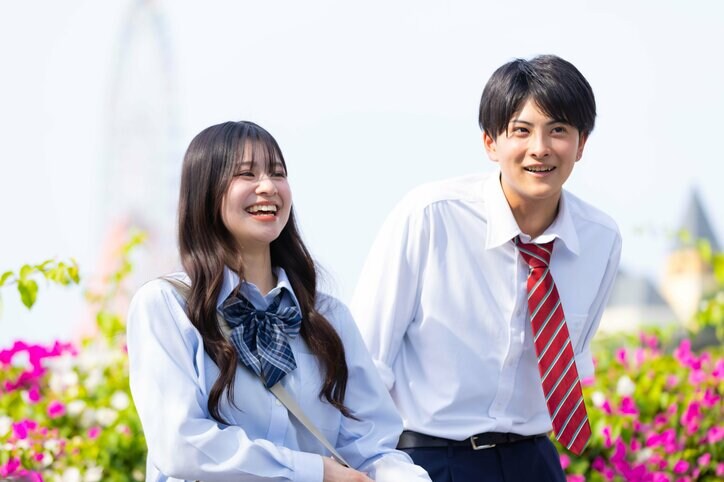 【写真・画像】村重杏奈の美人妹はバンドガールだった!「銀杏BOYSが好き」アプローチしてくる男子に即興でギター!うますぎる生歌も披露『今日好き』ニャチャン編第1話 4枚目