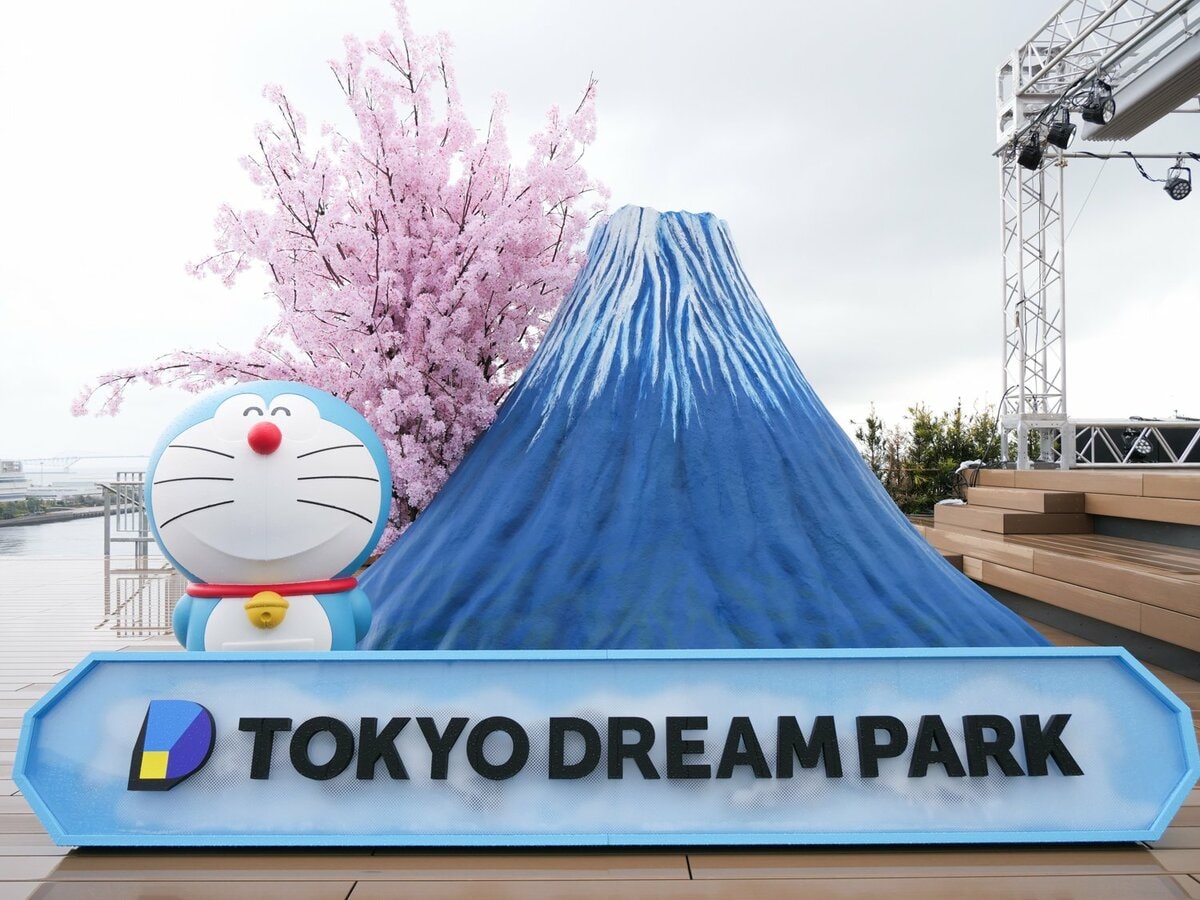 [Photos/Images] Doraemon Jumping Out from Manga and Anime! 
