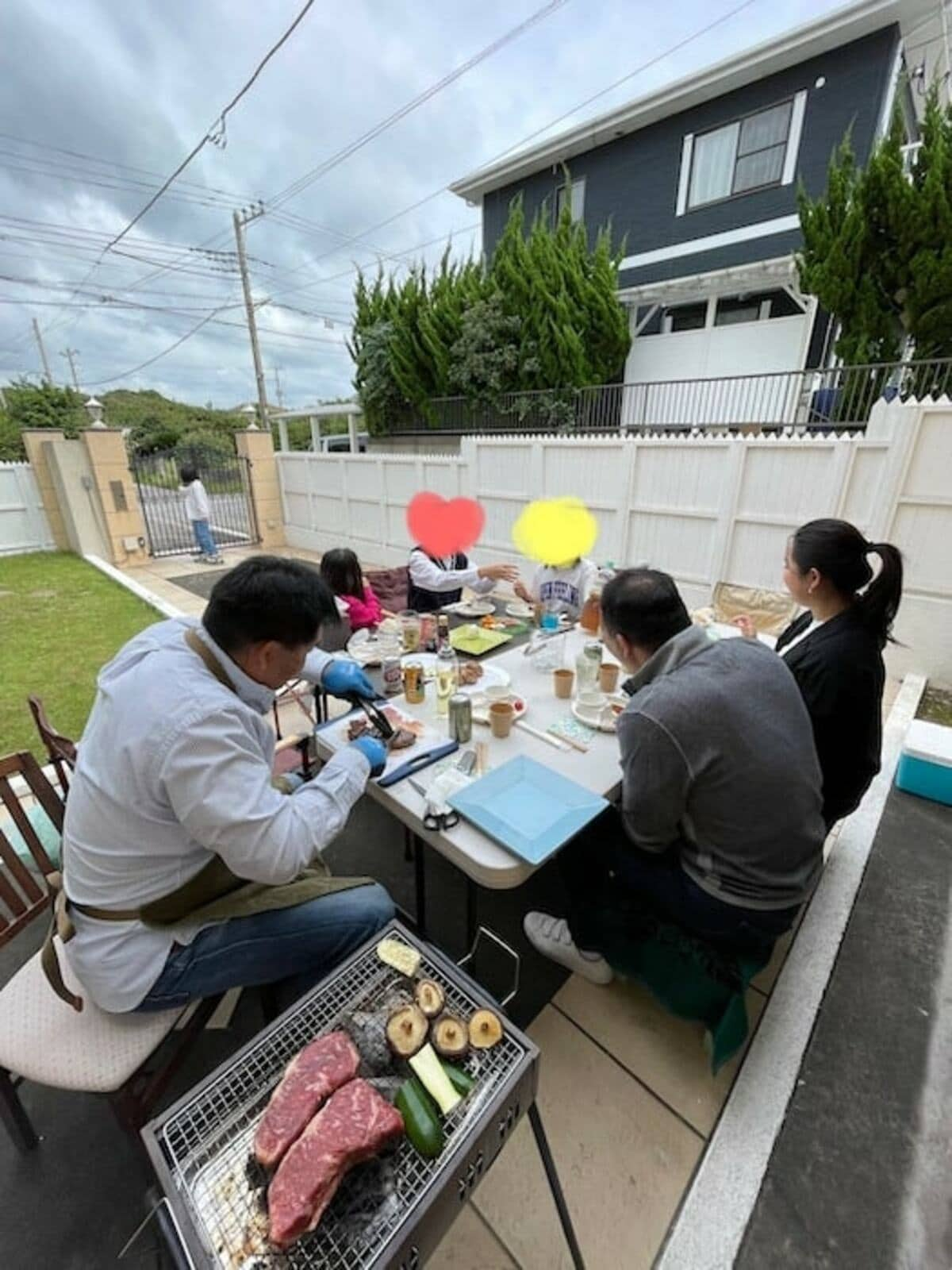 花田虎上、久しぶりに招いた客と自宅でバーベキュー「よく食べて大人は