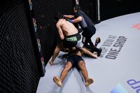 「我々は見てはいけないものを…」実況が驚愕した“眠るような”失神KO、“戦慄”の右に衝撃広がる 【ABEMA 格闘TIMES】