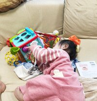 キンタロー。『ちびキンなりのふて寝のやり方。』