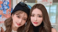 “姉妹の整形総額4000万円超”35歳の双子モデル吉川ちえ・ちか 台湾旅行中の水着姿に反響