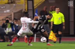 「ジダンだ！」超絶技巧に南野拓実もビックリ？「まさにアーティスト」「こんな素晴らしい選手がいたとは…」圧巻ドリブルの瞬間