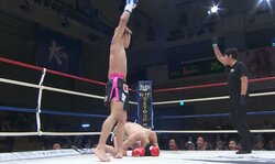 「何が起きた？」「ローブローでしょ」突然の悶絶ダウン、衝撃KOに「空手エグい」ファン驚きと困惑…超脱力系でも破壊力抜群の“一撃”に騒然