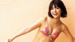 元SKE48・北野瑠華、自然体な姿が堪能できる“夏グラビア” 『FLASH』登場