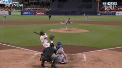 危ない！ドジャースの豪球守護神が“因縁の相手”顔面にあわや直撃のすっぽ抜け危険球…球場騒然の一部始終「よく避けたな」「また荒れそう」